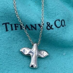 Tiffany & Co. Sliver Elsa Peretti Dove Bird Pendant Necklace